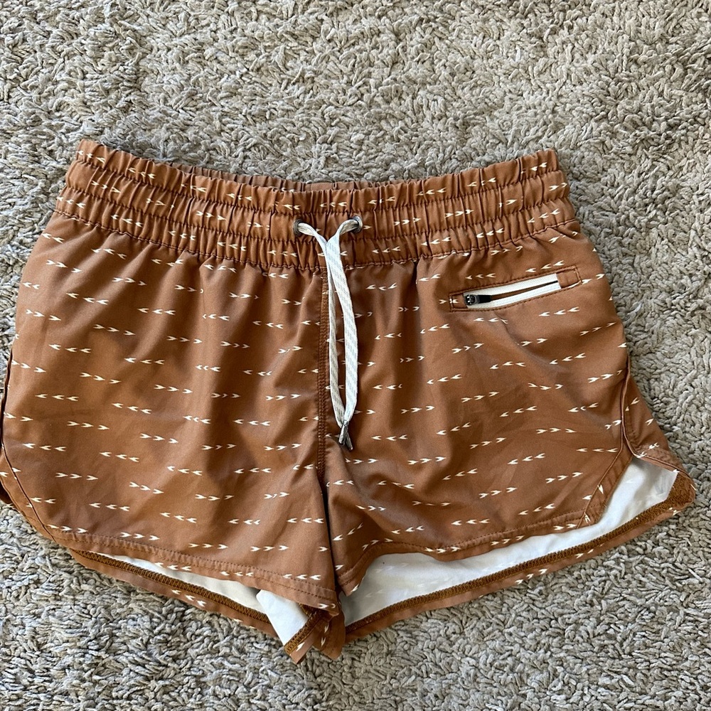 Vuori performance shorts